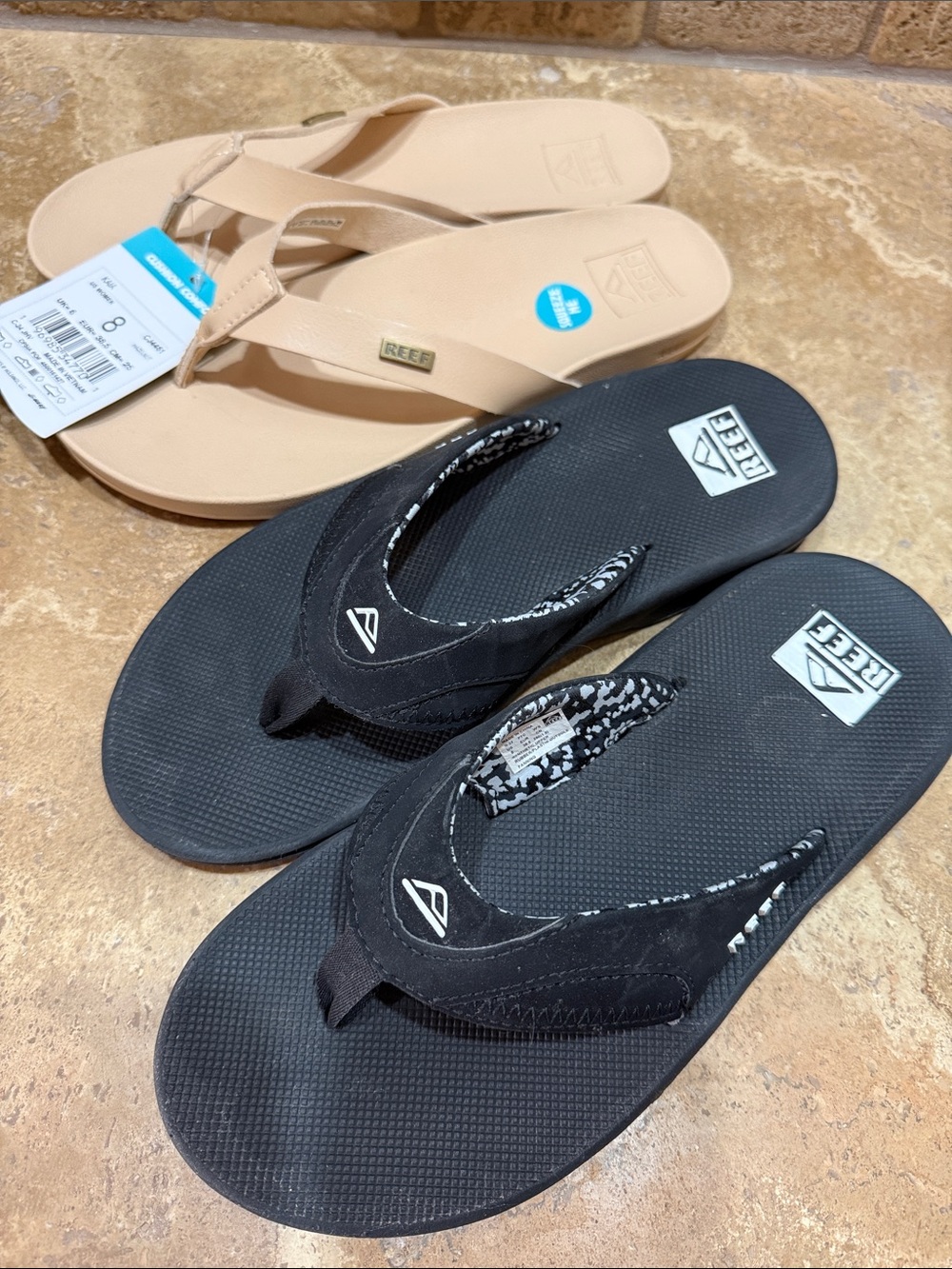 Lot of 2 pair-REEF flip flops sandals- fanning bottle opener/kaia-size 8 women’s